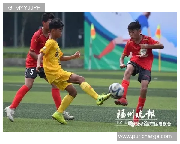 杭州足球队在精英赛中的比赛经验与表现分析与点评